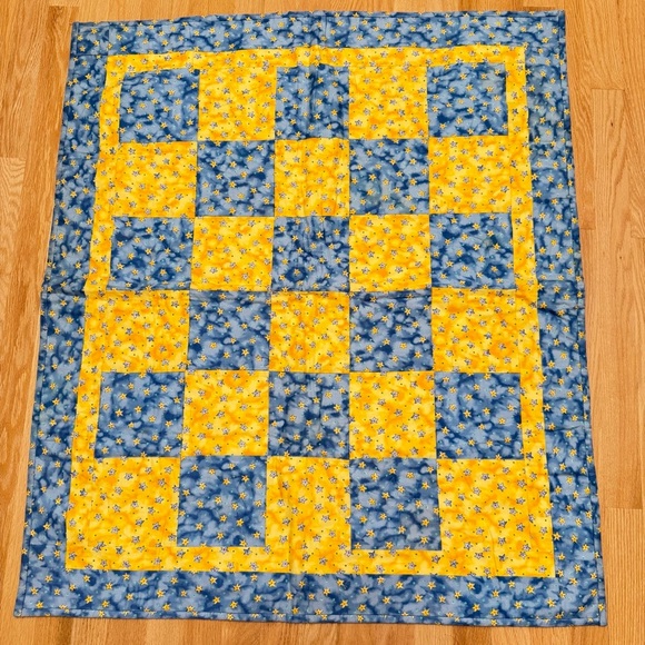 Handcrafted Patchwork Baby Quilt Star Pattern Two Sided Yellow & Blue Unisex - Picture 2 of 15